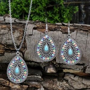 NWOT - Colorful Teardrop Pendant Necklace and Earring Set